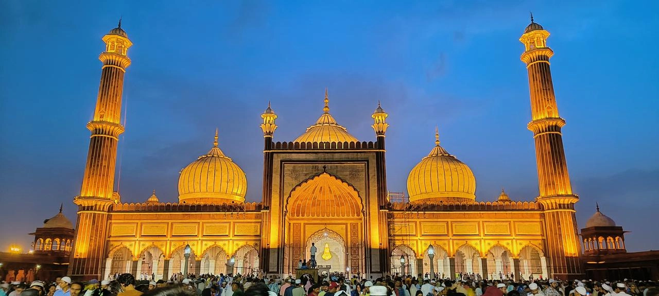Jama Masjid mosque lit up in the evening
