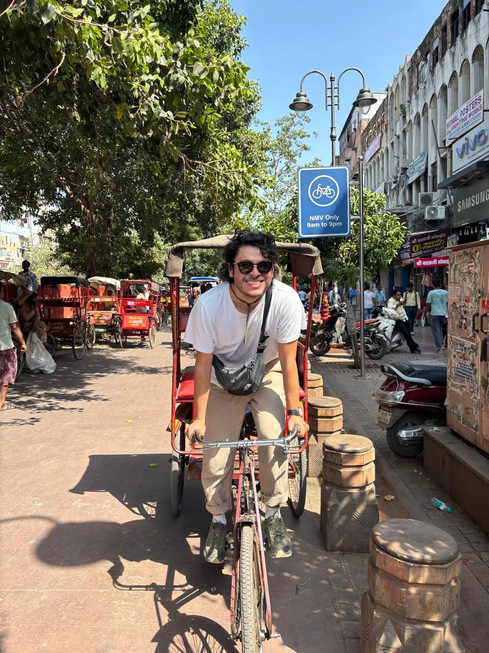 Cycle rickshaw ride through Chandni Chowk, Delhi